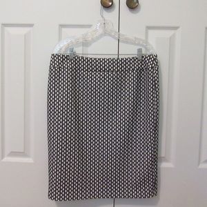 NWOT black and white patterned skirt